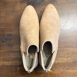 Stylish Tan Ankle Booties